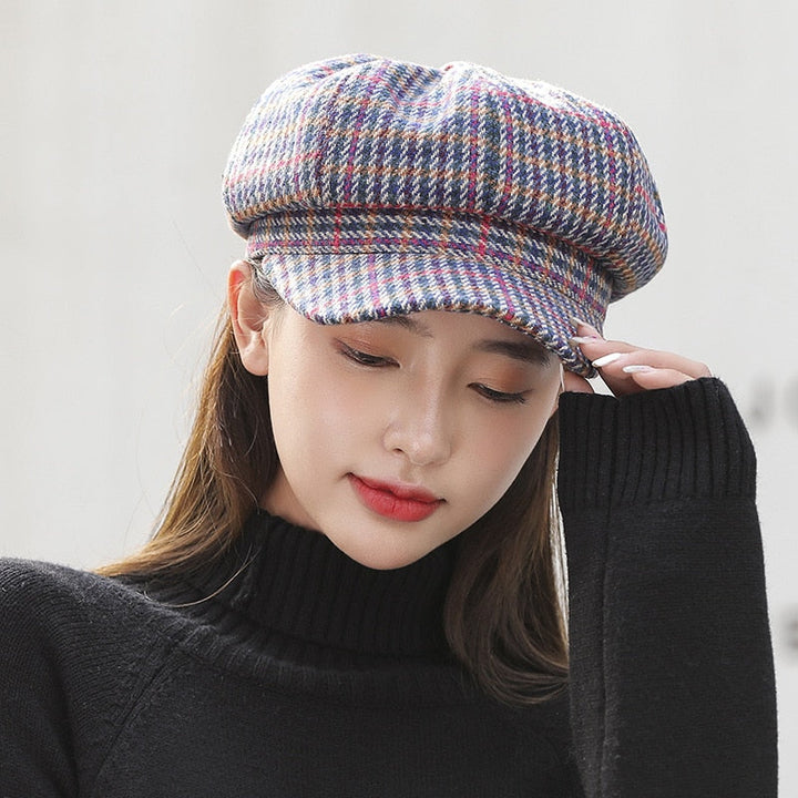 Elegant damehodeplagg: Boston Scally Cap i klassisk stil, perfekt for fritid.