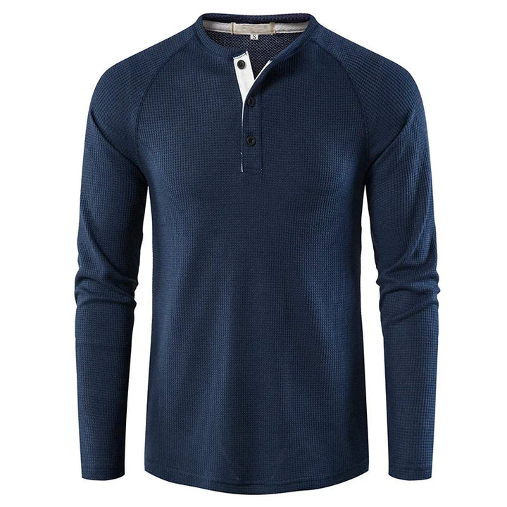 Casual langermet herre Henley i myk vaffelbomull, perfekt til hverdag.