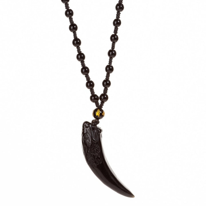 Obsidian ulvehalskjede for kvinner. Elegant anheng med kraftfull beskyttelse og stil.