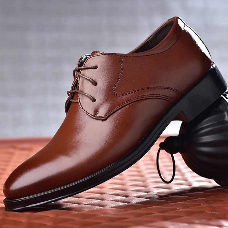 Elegante og komfortable brune Oxford dressko for menn, ideelle som kontorsko eller bryllupssko.