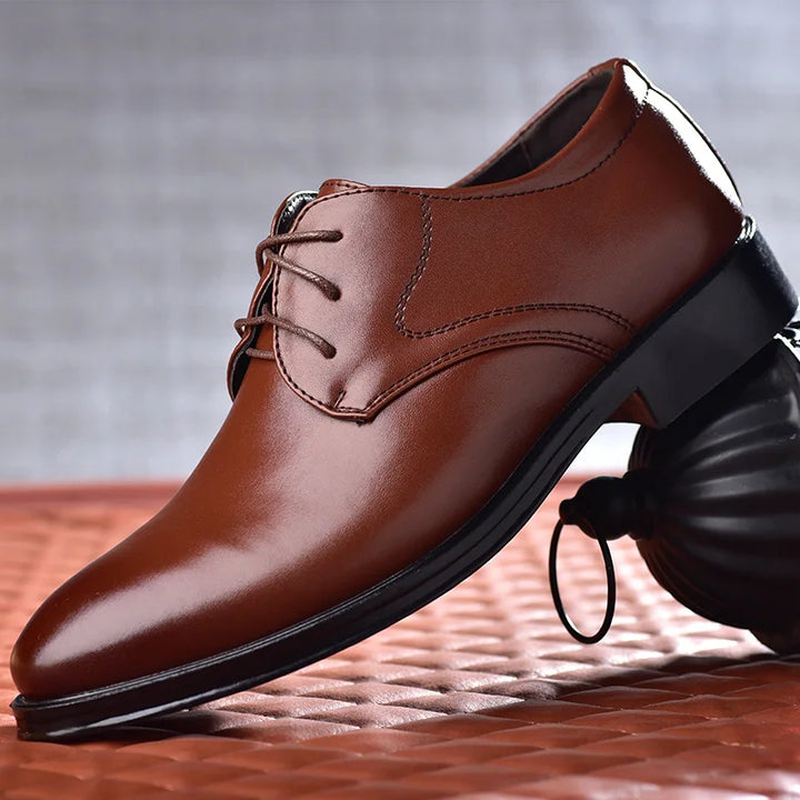 Elegante og komfortable brune Oxford dressko for menn, ideelle som kontorsko eller bryllupssko.