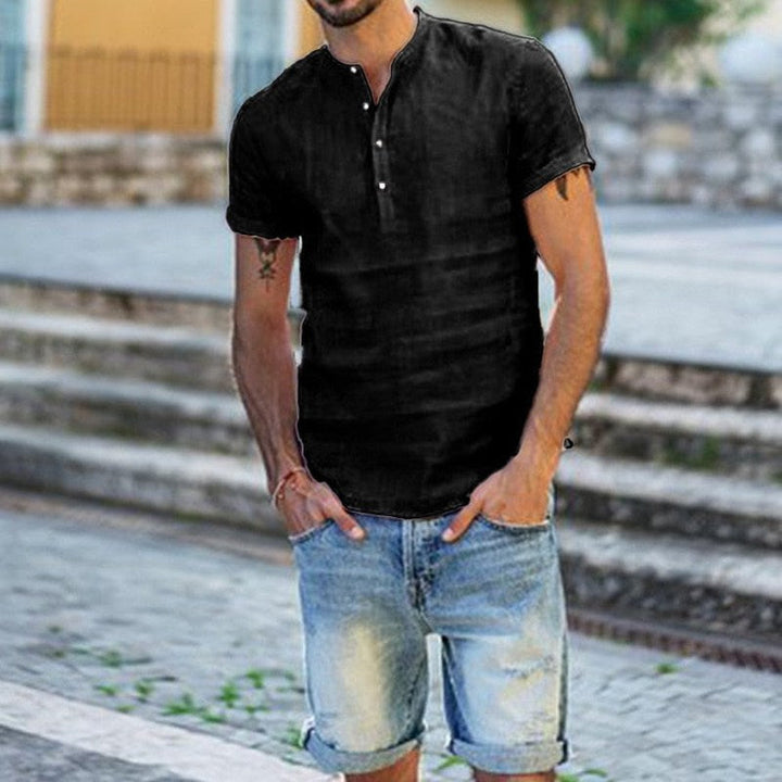 Kjølig og lett herre V-hals skjorte, pustende for menns mote og elegant fritid. Ideell sommerskjorte.