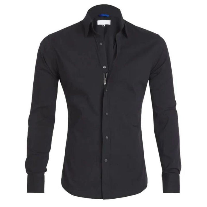 Mann i casual rynkefri herrebluse med glidelås, perfekt for komfortabel fritid og hverdagsklær.