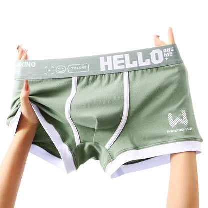 Klassiske herre boxershorts i mykt stoff for komfortabel hverdagsbruk. Stilrent og behagelig undertøy.