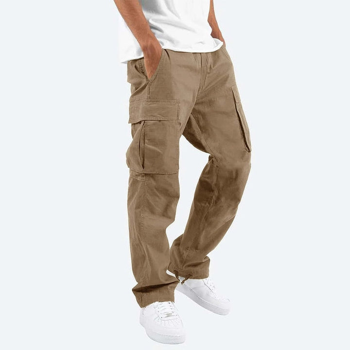 Herre cargo bukser i moderne slim fit; perfekte som fritidsbukser med praktiske detaljer.