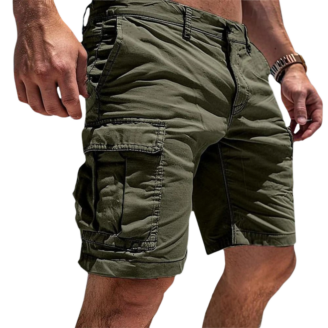 Grønne herre cargo shorts med flere praktiske lommer for komfortabel hverdagsbruk og utendørsaktiviteter.