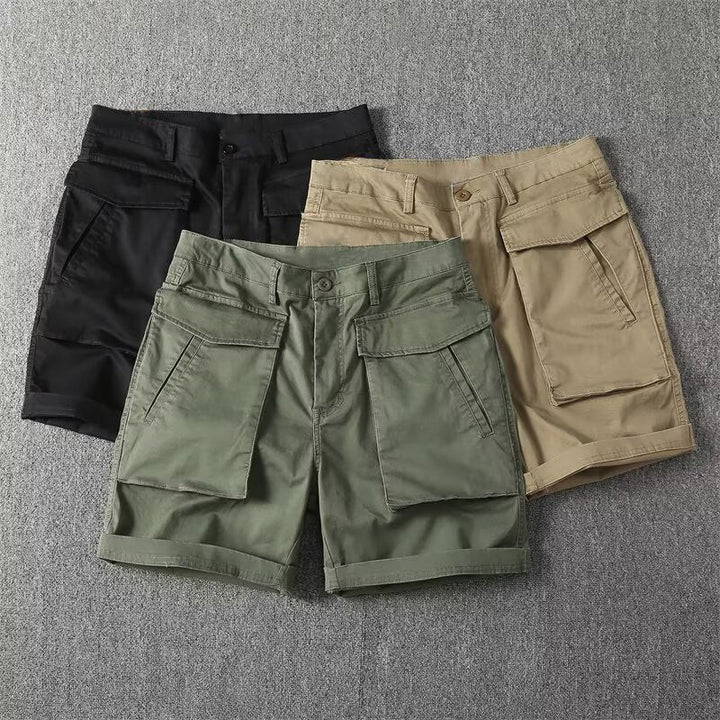 Grå taktiske cargo shorts for menn, holdbar stil med praktiske lommer for eventyr.