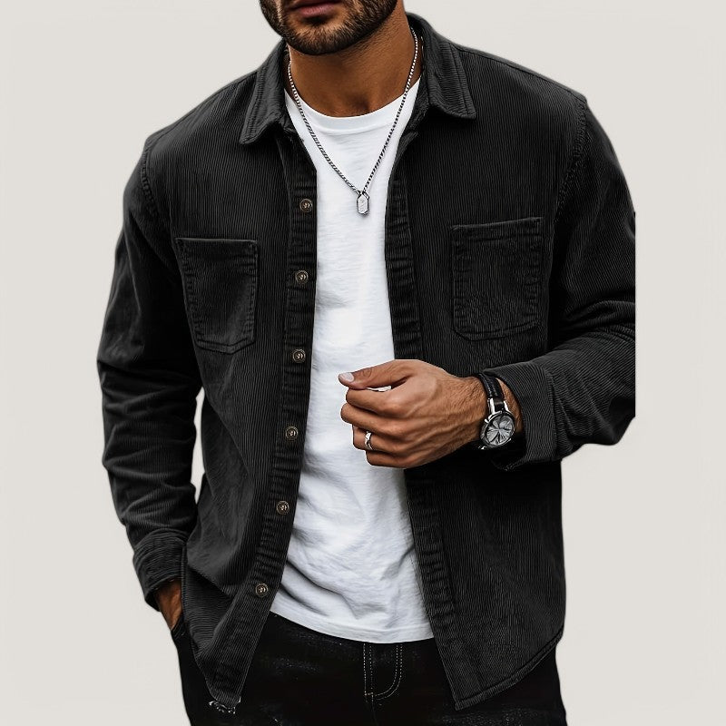 Allsidig herre kordfløyel skjortejakke. Bruk den casual eller elegant, en tidløs klassiker i herregarderoben.