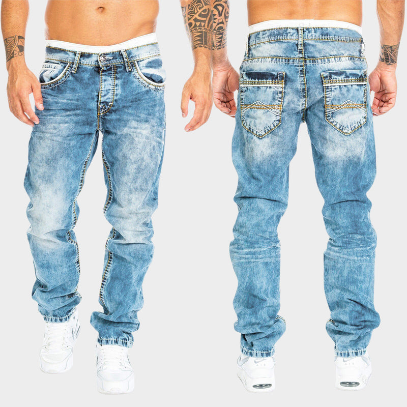Moderne herre slim fit jeans i klassisk blå dongeri. Ideelle for en stilfull, komfortabel hverdagslook.