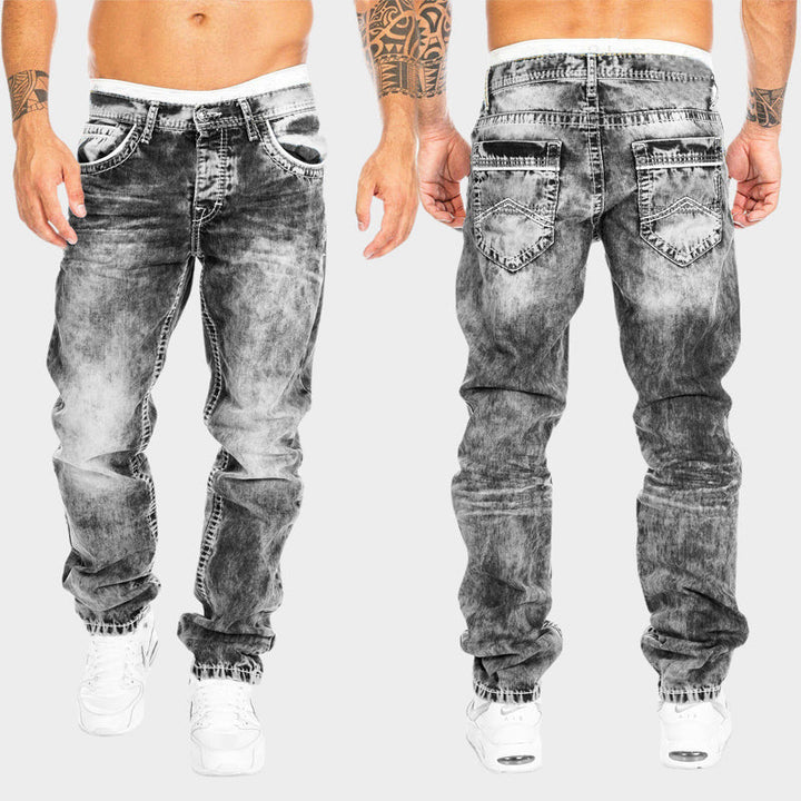 Figurnære herre slim fit jeans i myk dongeri, designet for komfort og en moderne, stilfull silhuett.
