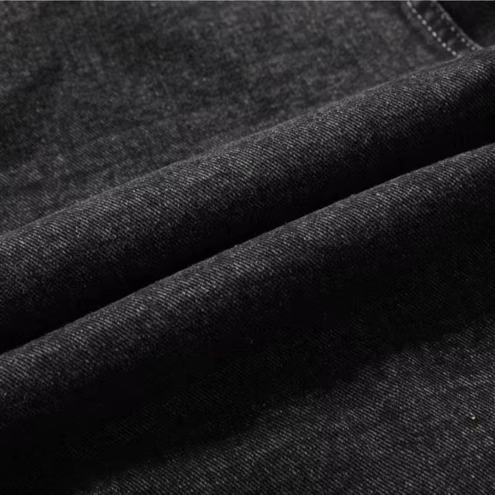 Åpen herre denimjakke med varmt fôr, perfekt for lag-på-lag. Komfortabelt og stilig yttertøy.