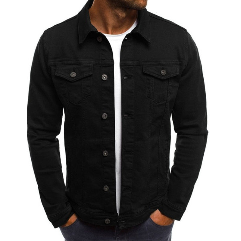 Denimjakke for herre med knapper, skjortekrage og normal passform i klassisk stil.