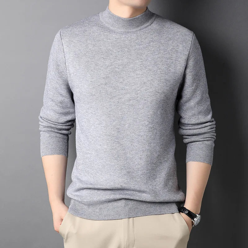 Elegant herre halvpolo genser, slim-fit design. Passer til både casual og formelle anledninger.