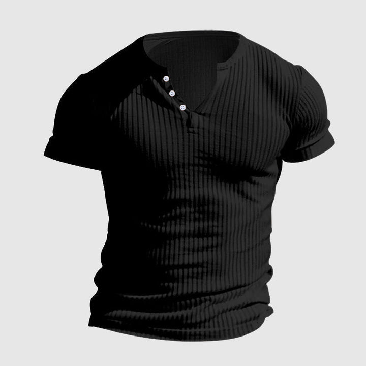 Vår- og sommerklar herre Henley-skjorte, kortermet for optimal komfort og stil på varme dager.