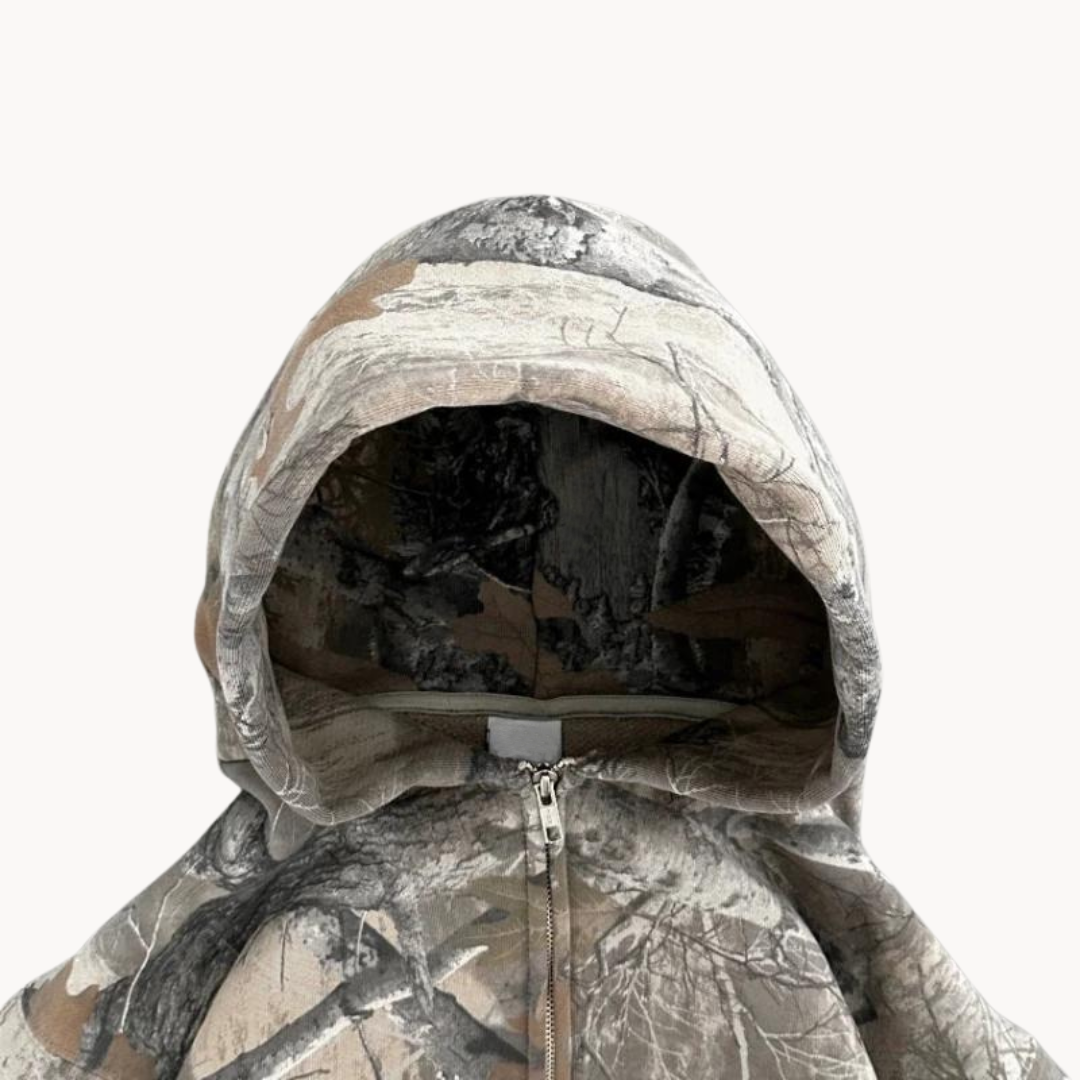 Stilfull oversized kamuflasje hoodie for herre, ideell til fritid, høst og vår. Komfortabel og trendy.