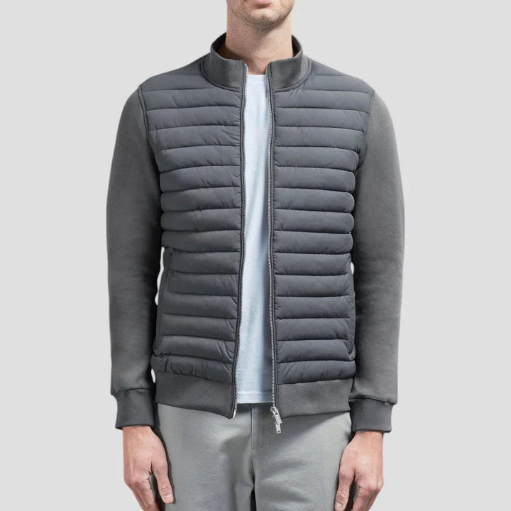 Stilig herre hybrid vattert jakke. Allsidig og lett yttertøy for menn, perfekt som casual jakke.