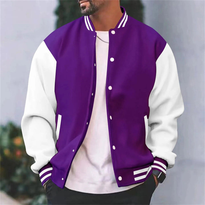 Trendy herre bomberjakke i varsity-stil med sporty passform. Egnet for en kul og avslappet hverdagsstil.