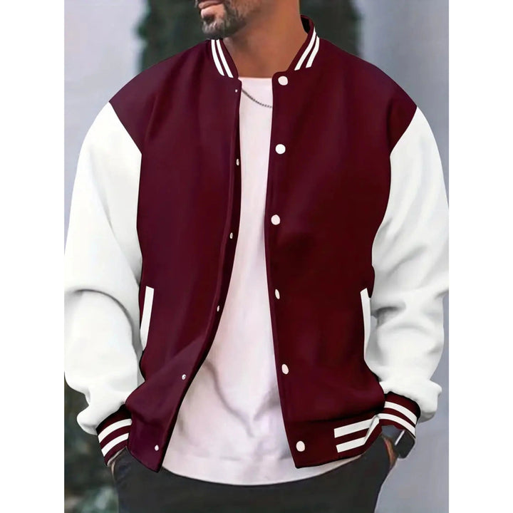 Elegant herre bomberjakke i sporty varsity-design. Din ultimate vårjakke og høstjakke for casual mote.