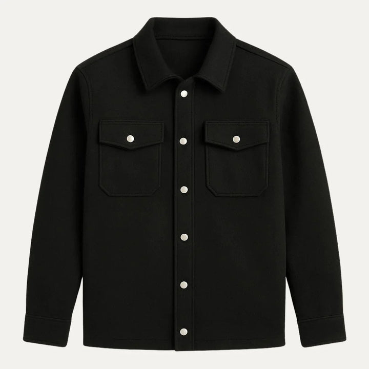 Svart herrejakke i skjortejakke-stil. En moderne, lett overgangsjakke for menn, ideell for casual antrekk.