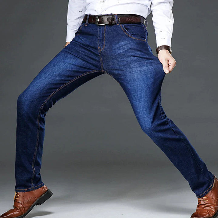 Herrejeans med fireveis stretch for menn, tilbyr uovertruffen bevegelsesfrihet. Moderne og komfortabel passform.