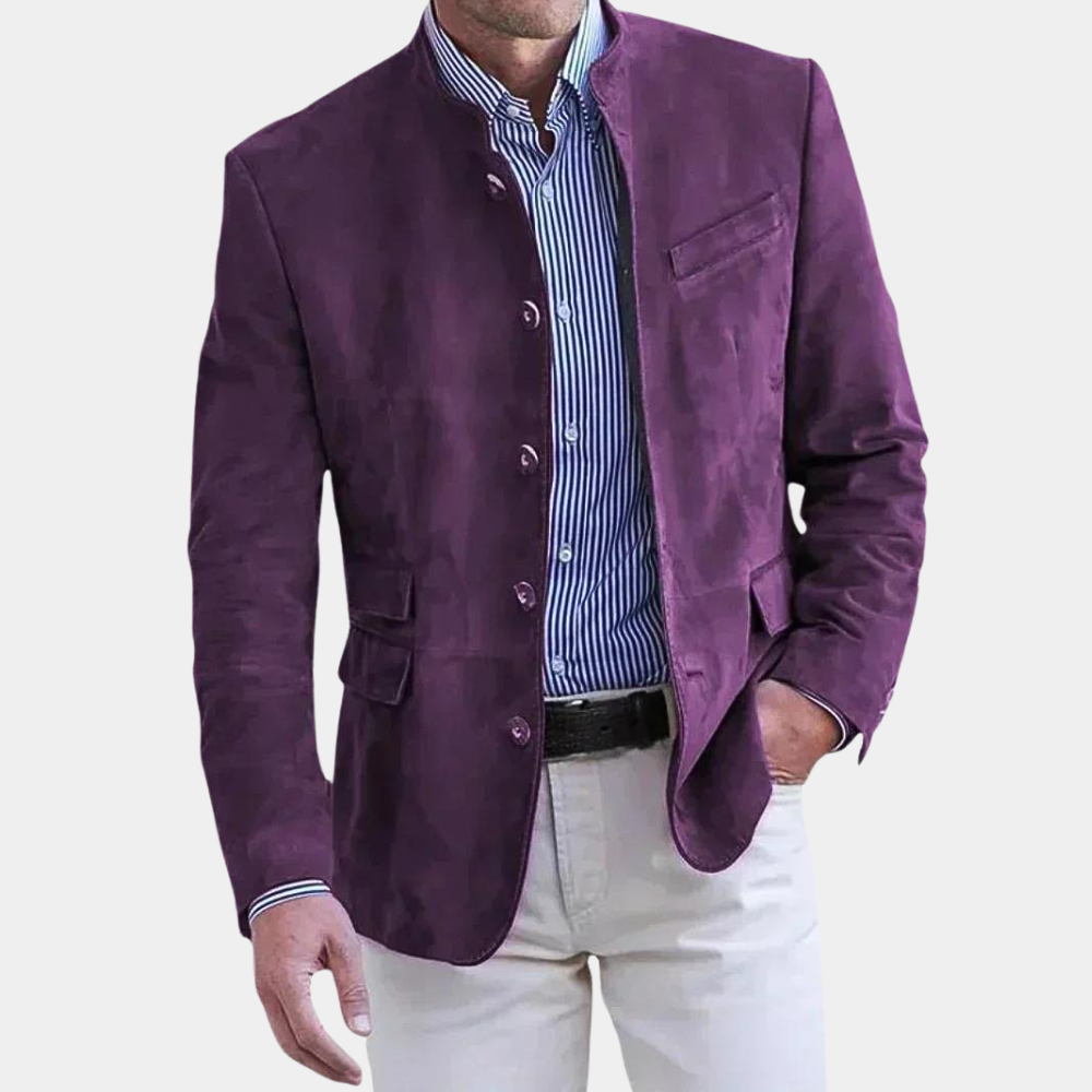 Blå elegant herrejakke i klassisk stil. Allsidig yttertøy for både formelle og uformelle settinger, tidløst design.