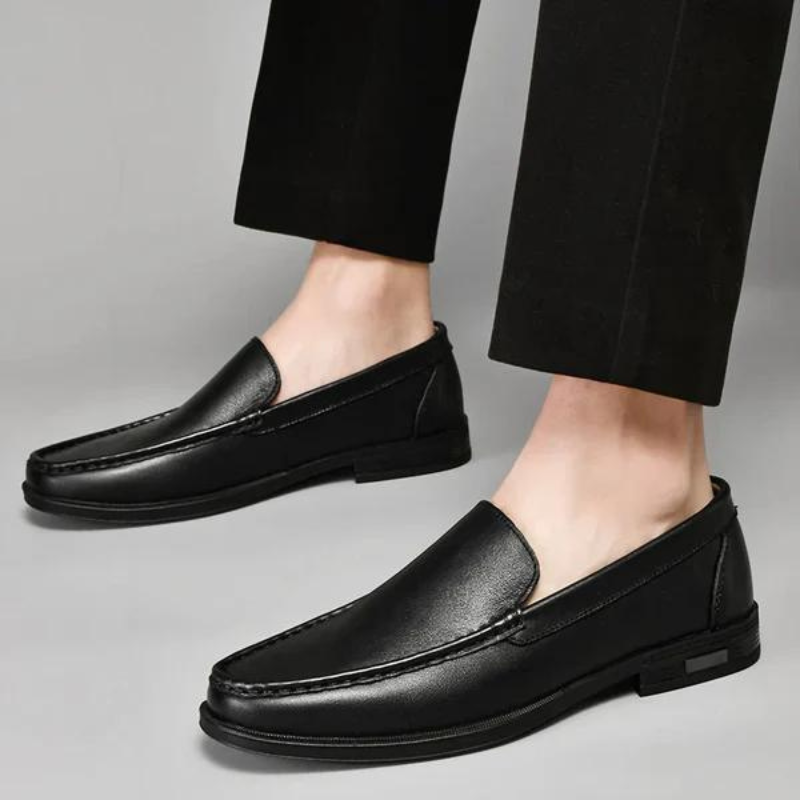 Formelle herresko: klassiske loafers i brunt, perfekt for forretningsmøter eller spesielle begivenheter.
