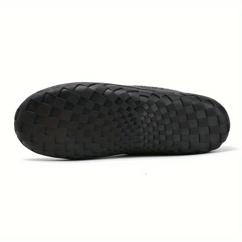 Nærbilde av den enkle slip-on designen, gjør disse herre loafers til ideelle fritidssko.
