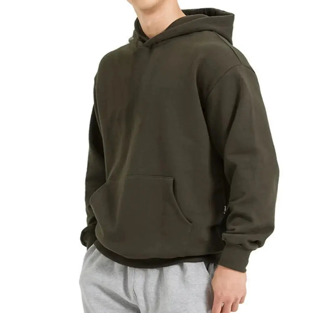Trendy menns løs hettegenser. Komfortabel fritidsgenser for en avslappet og moderne stil.
