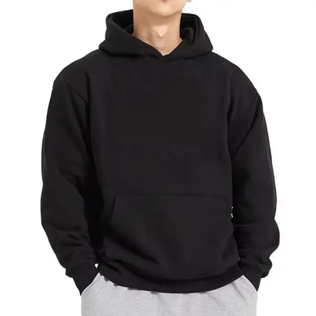 Flerfarget menns hettegenser, løs og komfortabel. Ideell for hverdag og en trendy stil.