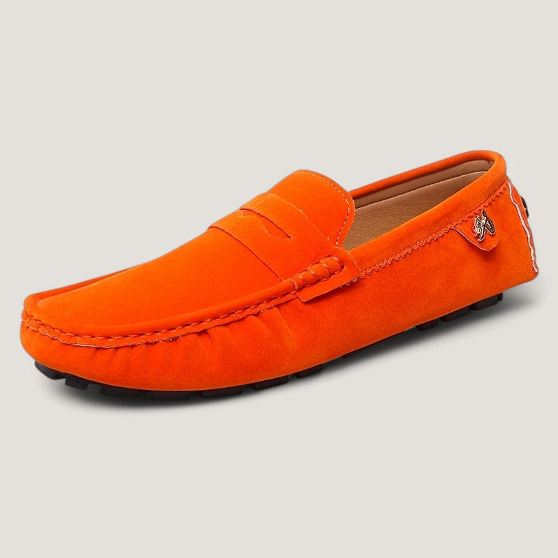 Komfortable og stilige herre moccasins. Elegante slip-on sko i mikrofiber med slitesterk gummisåle.