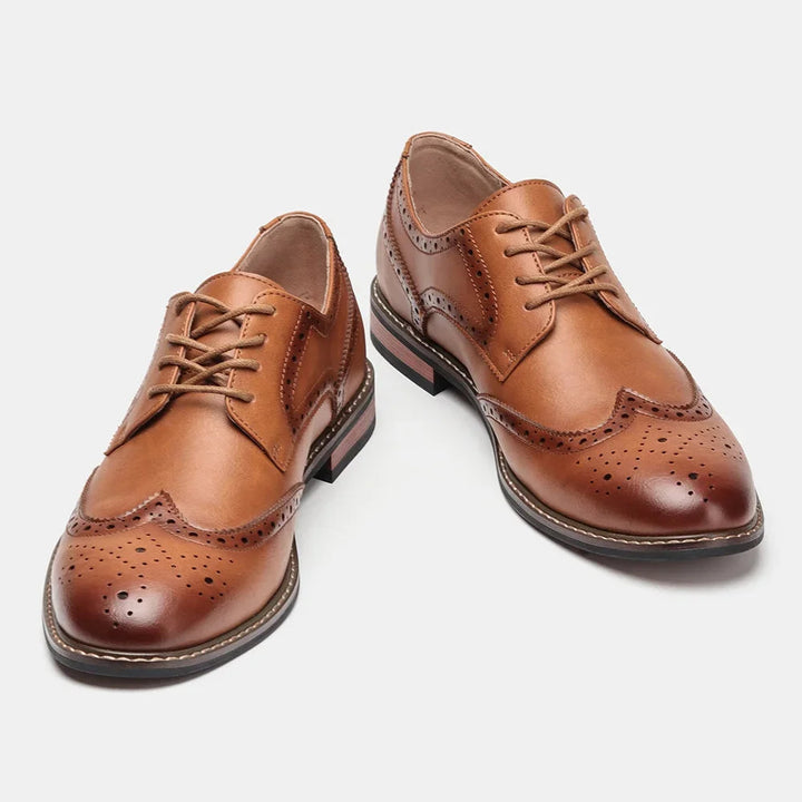 Stilige vintersko og høstsko for herre: Brunt lær Oxford brogues med god komfort og klassisk design.