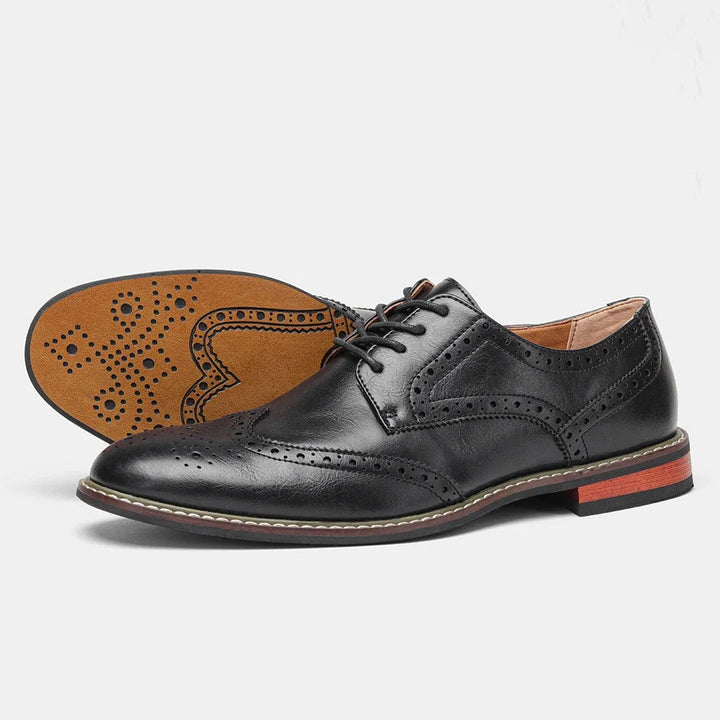 Elegant sort herre Oxford brogues dressko i skinn, med snøring. Perfekt for formelle anledninger og pensko.