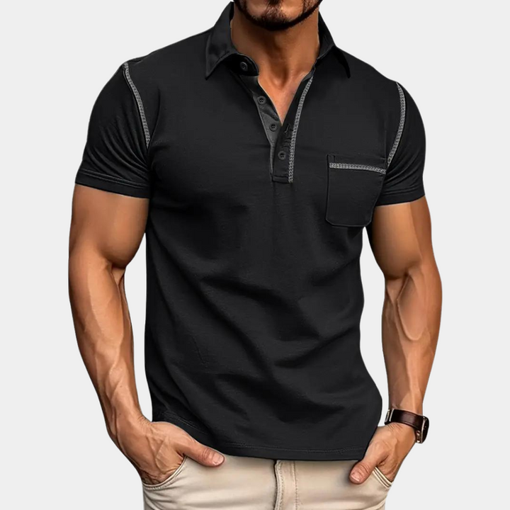 Herre poloshirt i tidløs stil med krage og knapper. En essensiell del av moderne herreklær for alle sesonger.