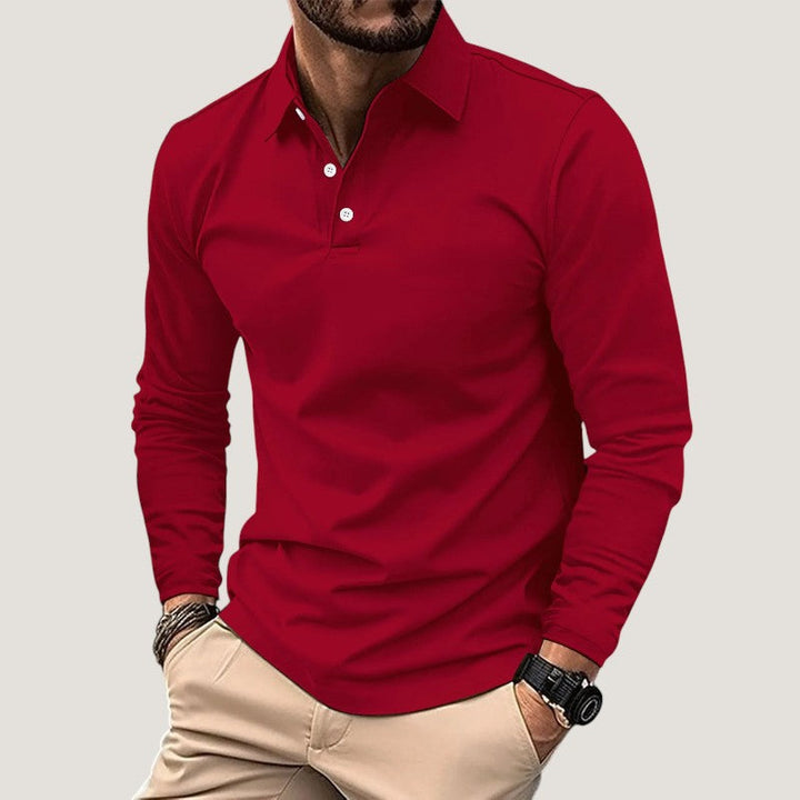 Elegant langermet herrepolo, et tidløst plagg for den moderne mannen.