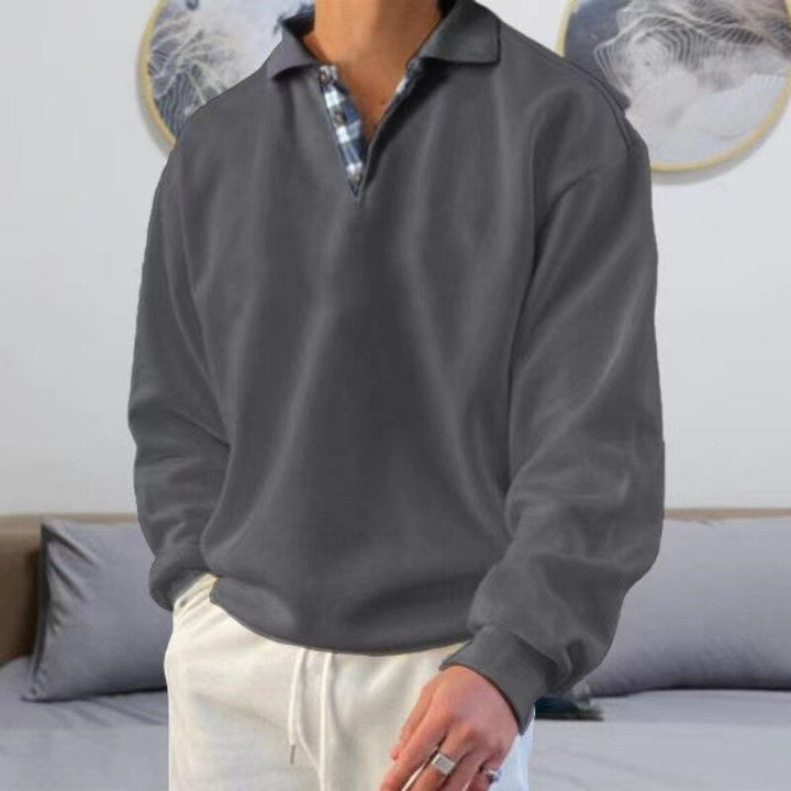 Herrepullover, genser for menn. Komfortabelt vårplagg, langermet og stilfull for casual dager.