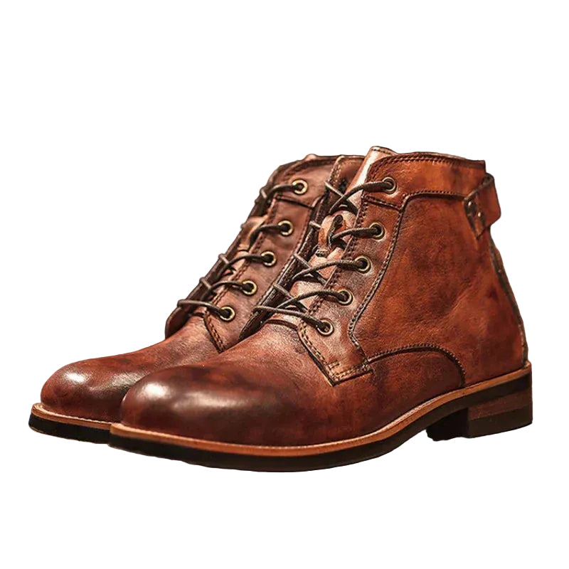 Elegante herrestøvler i premium brunt skinn for tidløs stil og komfort. Perfekt for høst og vinter.