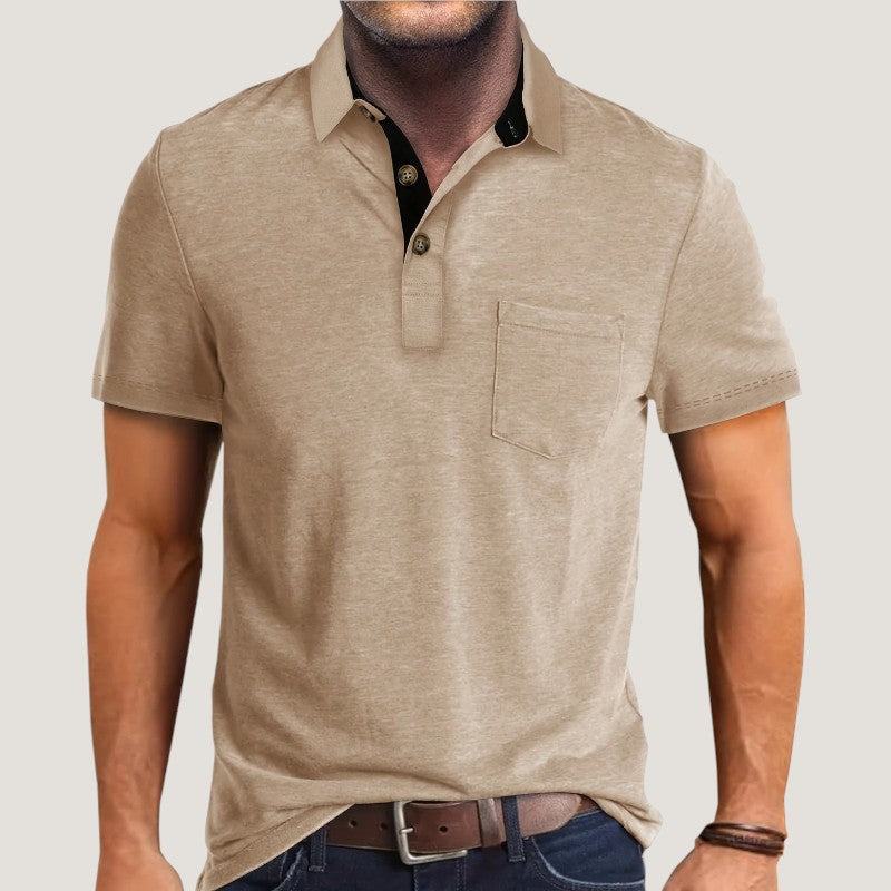 Stilig kortermet herreskjorte med trendy fargeblokk og reverskrage, ideell for casual sommerbruk.