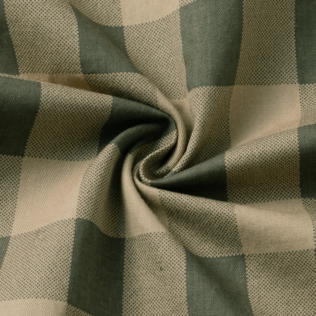 Allsidig rutete langermet herreskjorte, en moderne knappskjorte med brystlomme for smart casual stil.