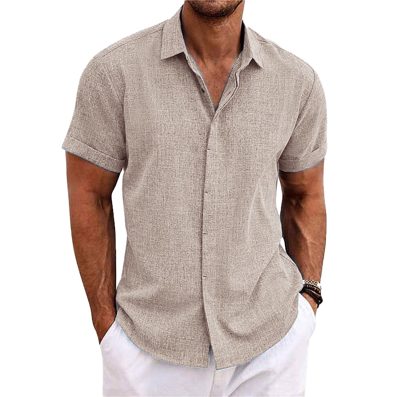Moderne herreskjorte med klassisk krage. Stilrent design, behagelig passform for en trendy look.