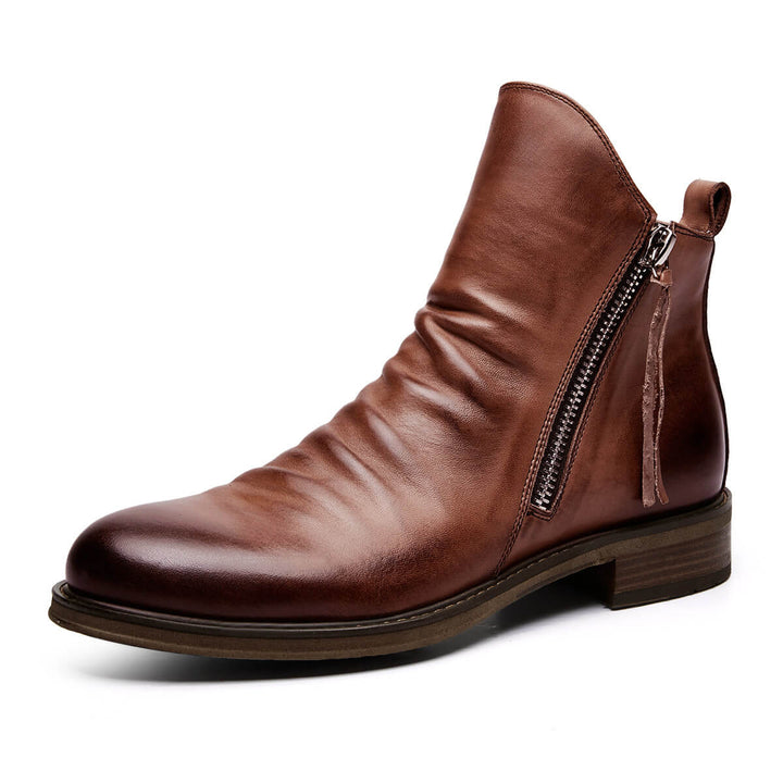 Allsidige herrestøvler med spiss tå. Komfortable og elegante fritidssko for menn, til hverdag og fest.