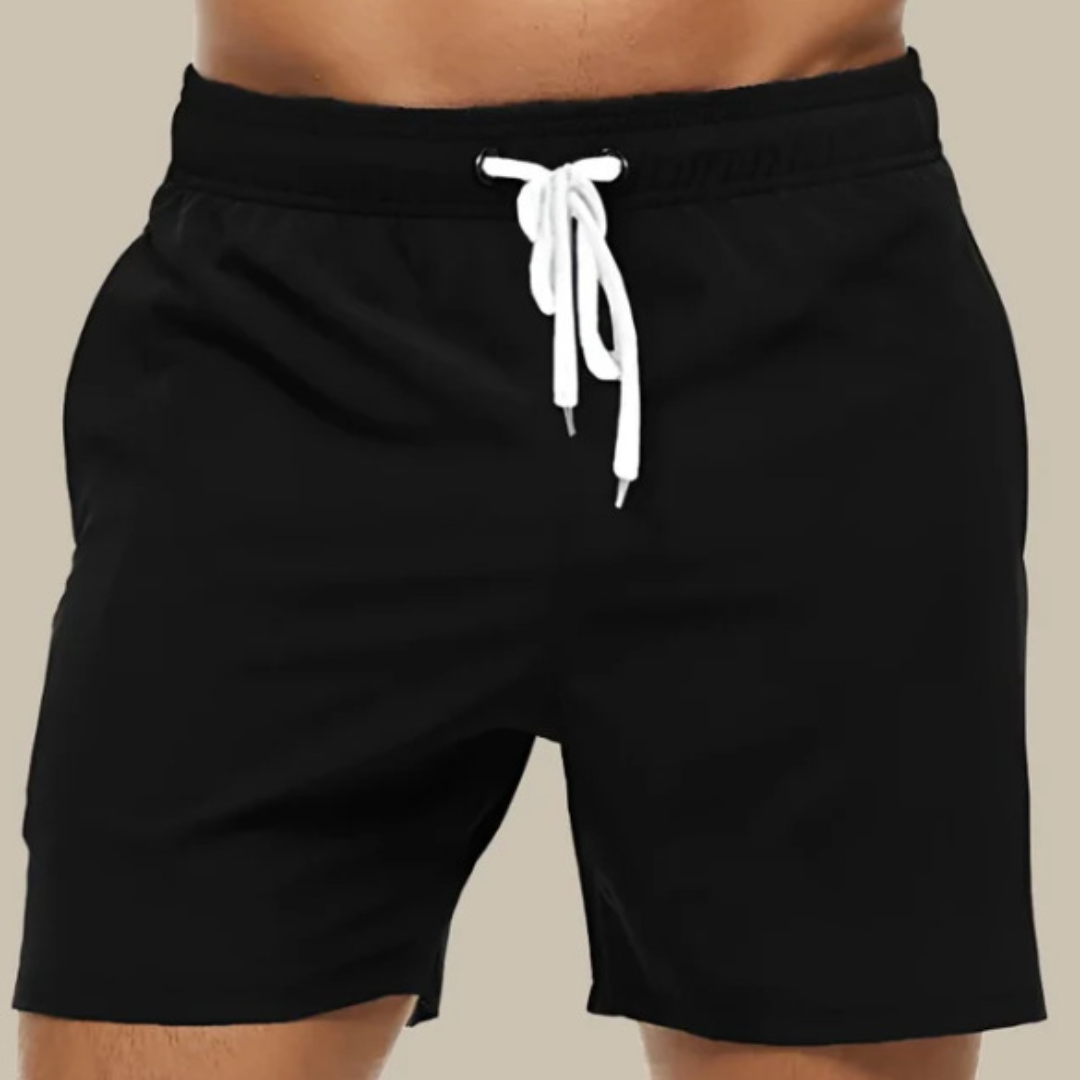 Hurtigtørkende svømmeshorts til menn, optimal for aktive dager ved sjøen eller bassenget.