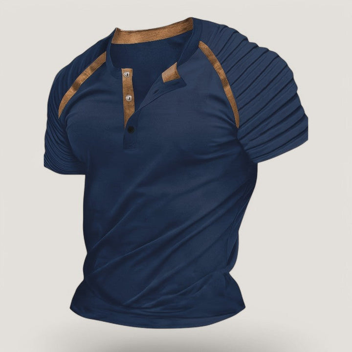Mann i stripete herre t-skjorte med raglanermer, lett polyester for sommer, casual og komfortabel stil.