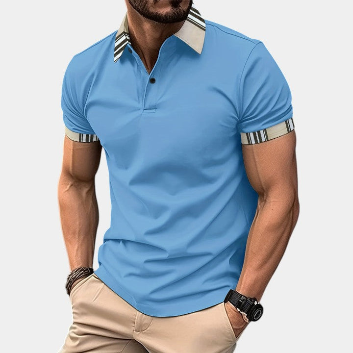 Komfortabel herre t-skjorte med krage, striper og korte ermer. Moderne casual stil i polyester.
