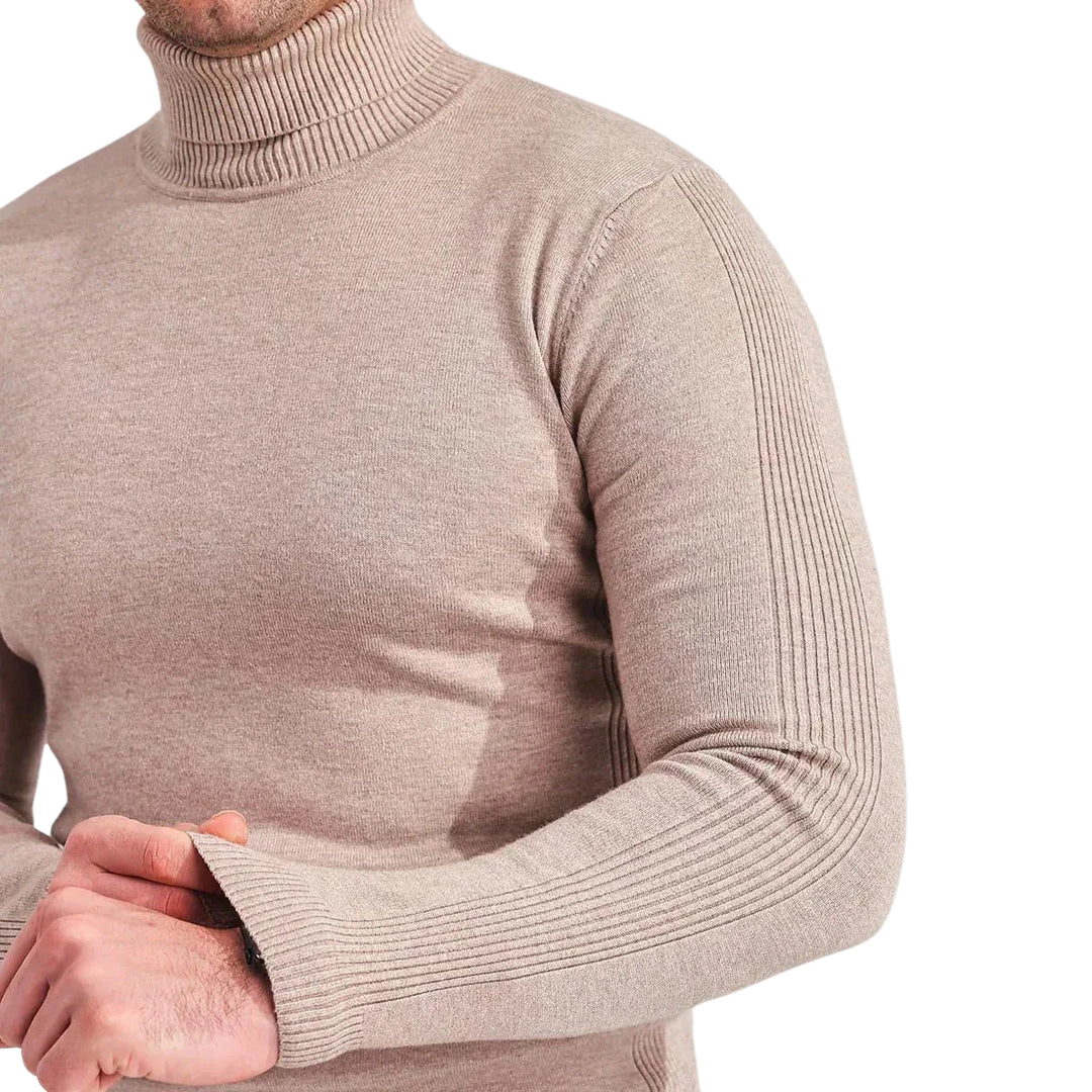 Beige herre turtleneck genser i luksuriøs kasjmir, allsidig for både hverdag og fest.