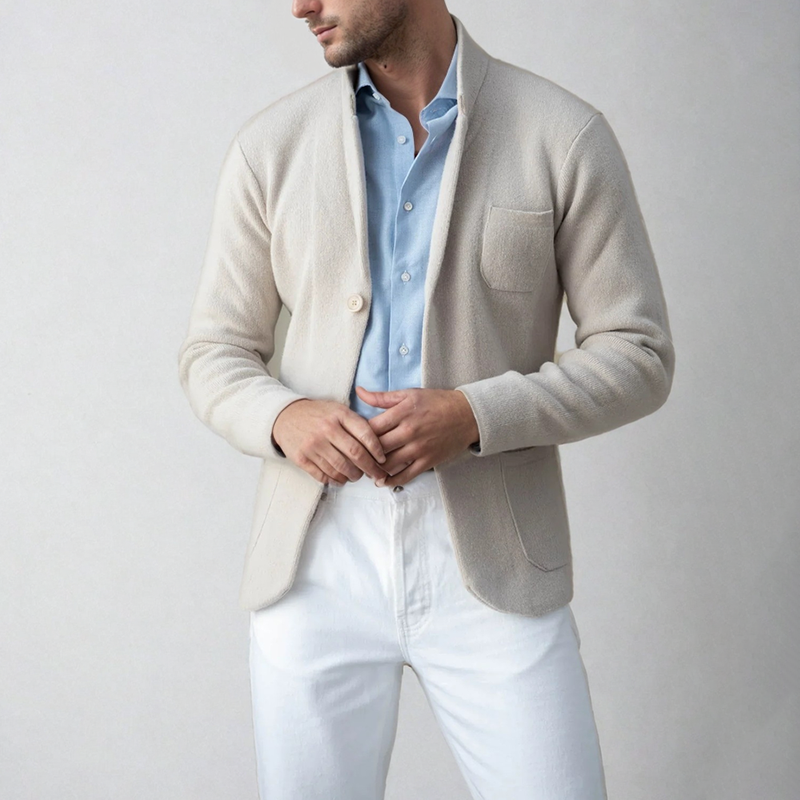 Allsidig herreblazer, perfekt for høst- eller vårantrekk. Klassisk stil som passer både business og fritid.