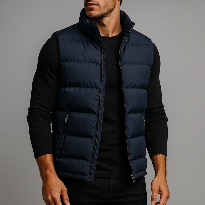 Komfortabel vattert herrevest, ideell for hverdagsbruk. En lettvekts polyestervest for menn, perfekt for lag på lag.