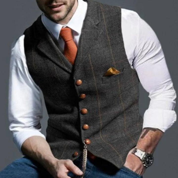 Elegant formell slim fit herrevest med knapper. Et must for moderne herremote og business.
