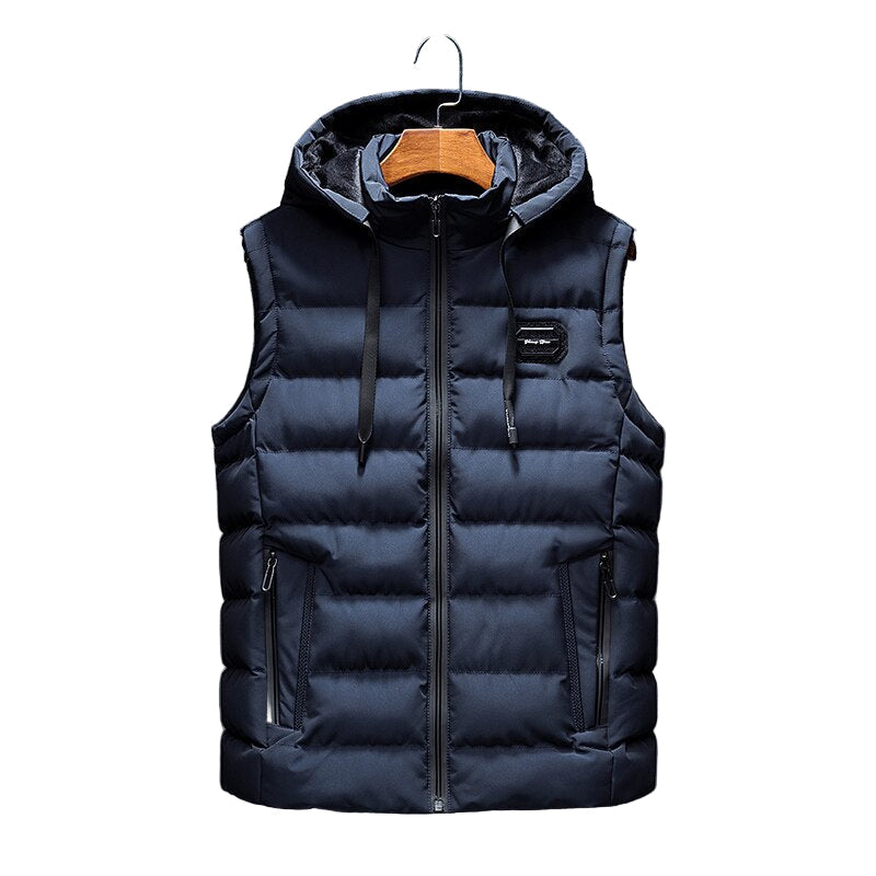 Stilig herrevest med hette og moderne mønster. Perfekt casual ytterplagg for høst og vinter.