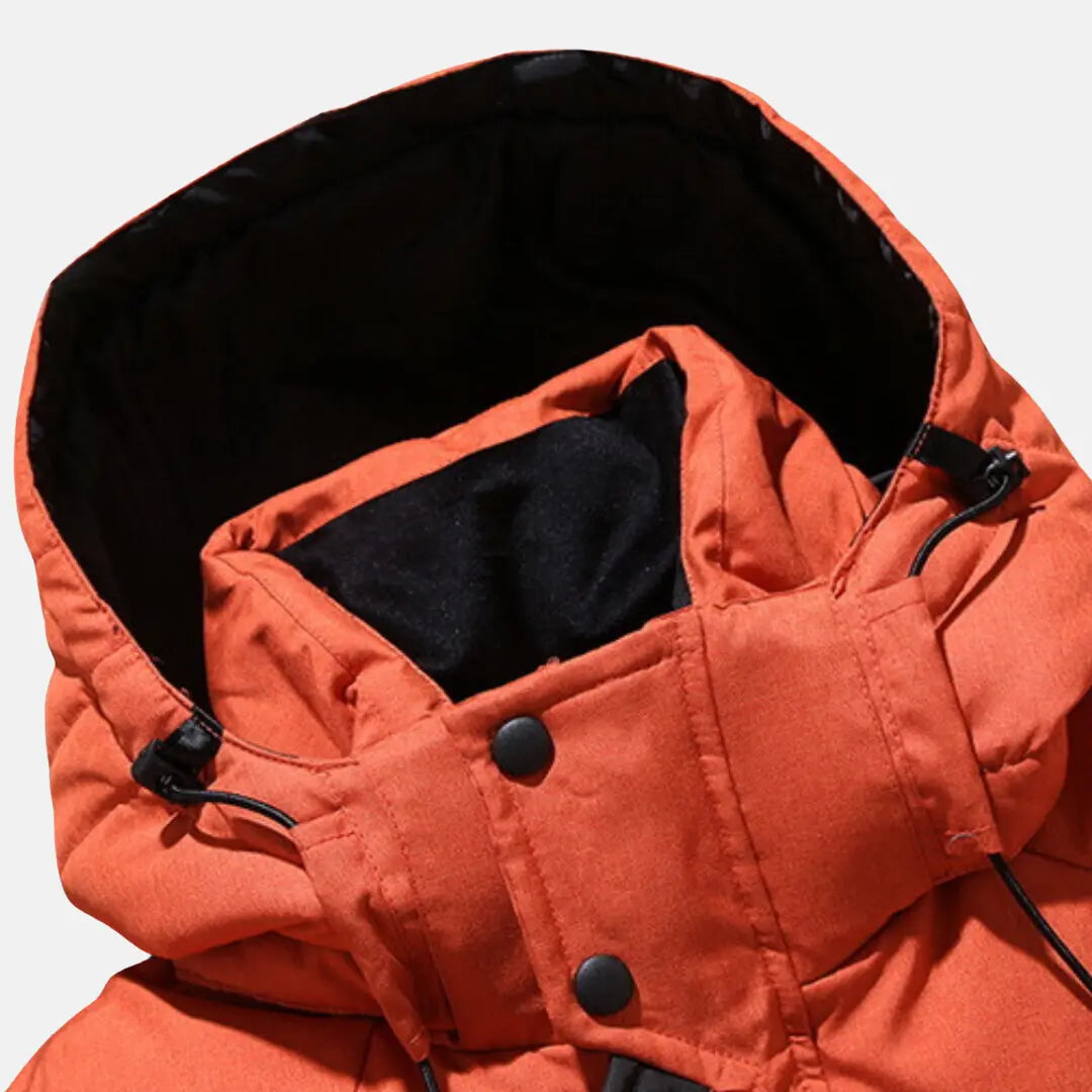 Varm herre vinterjakke, vannbestandig. Moderne design, beskyttende og komfortabel for urban stil.