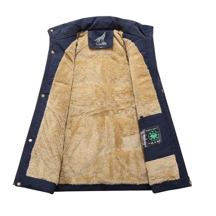 Premium varm herre parkas. Slitesterk vinterjakke med avtagbar hette for optimal komfort og beskyttelse.